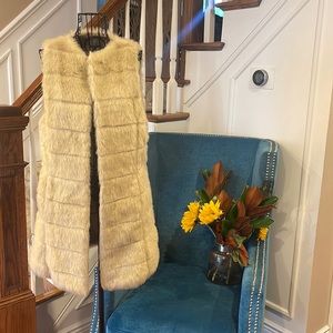 Zara, Vest faux fur